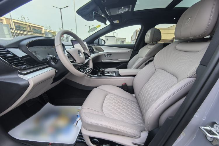 Used BYD Han 2025 DM-i 125KM Prestige Model Interior 1