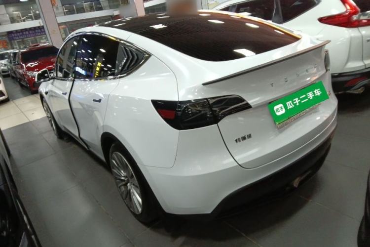 Used Tesla Model Y 2023 Long-Range All-Wheel-Drive Version
