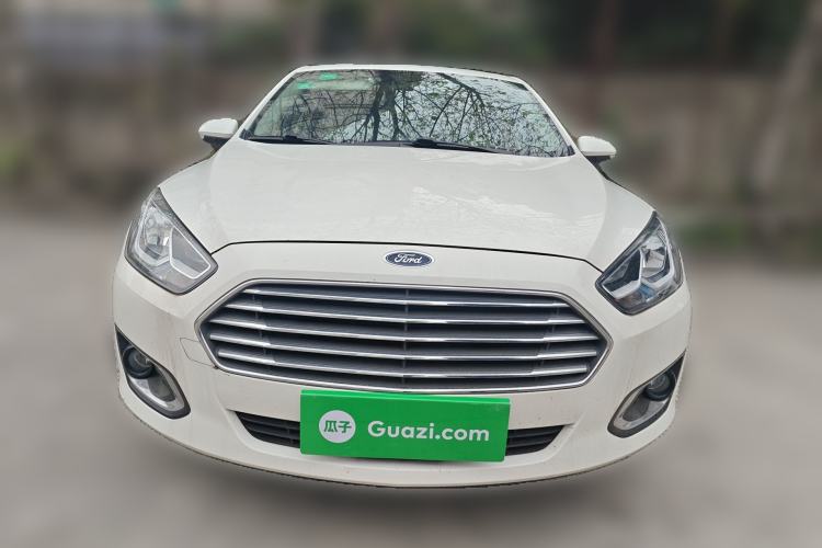 Used Ford Escort 2015 1.5L Automatic Fashion Model
