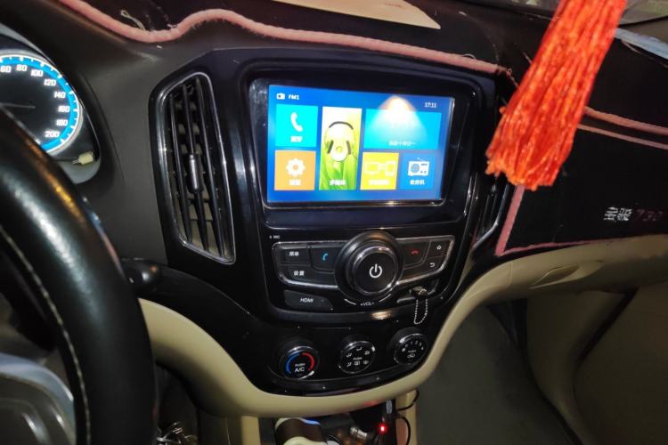 Used Baojun 730 2014 1.5L manual Comfort ESP version 7 seats