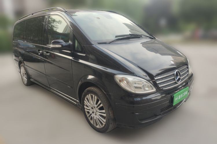 Used Mercedes-Benz Viano 2010 2.5L Prestige Edition Front Right 45 Deg