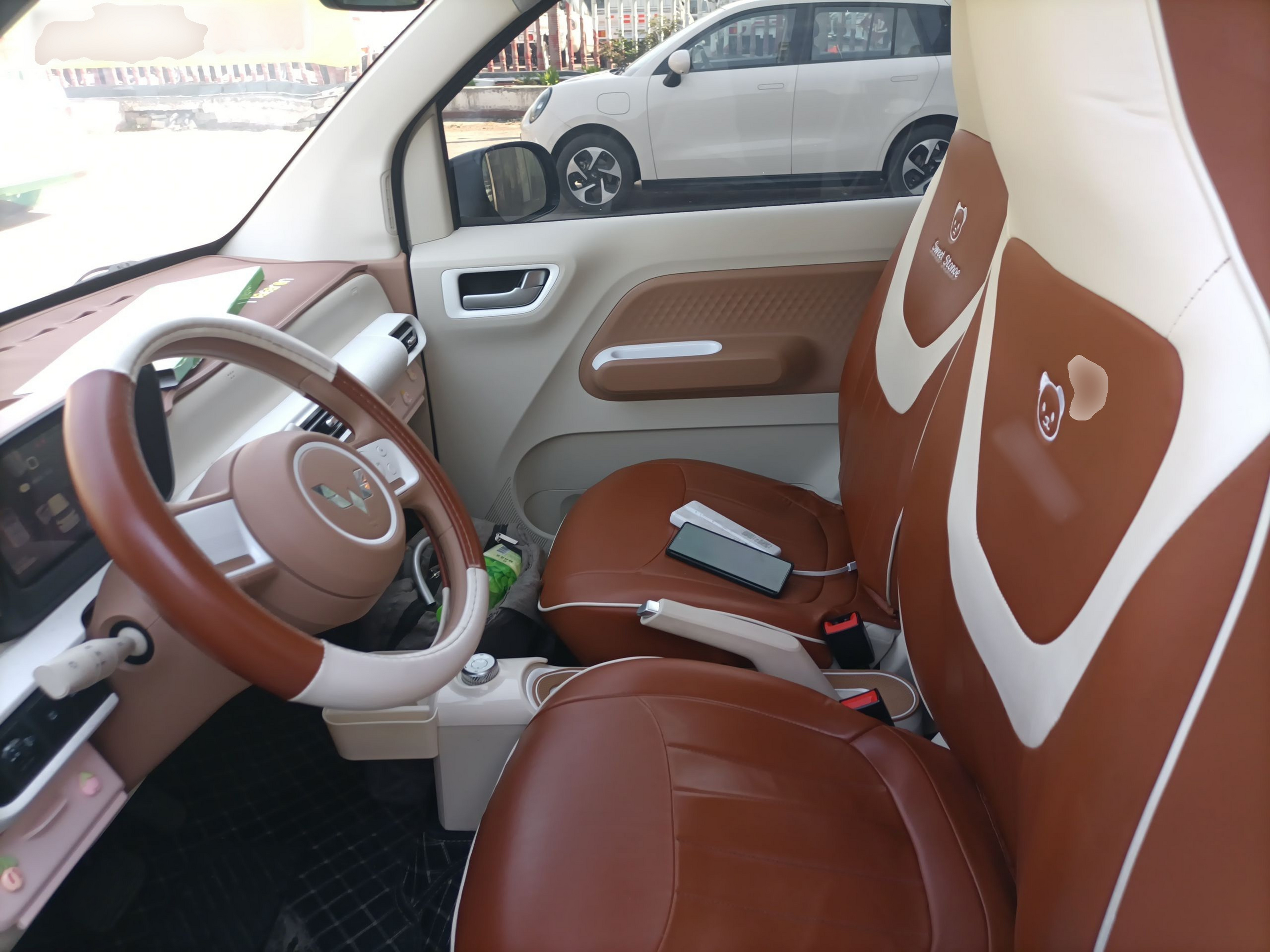 Переднее сиденье в автомобиле