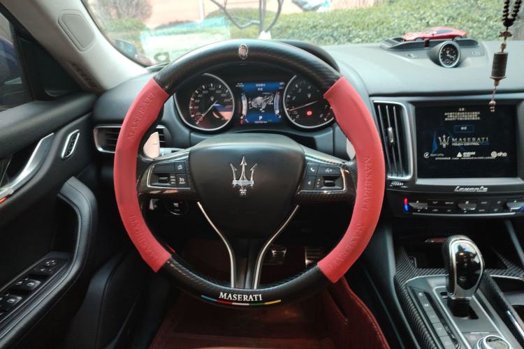Used Maserati Levante 2016 3.0T Standard Edition Steering Wheel
