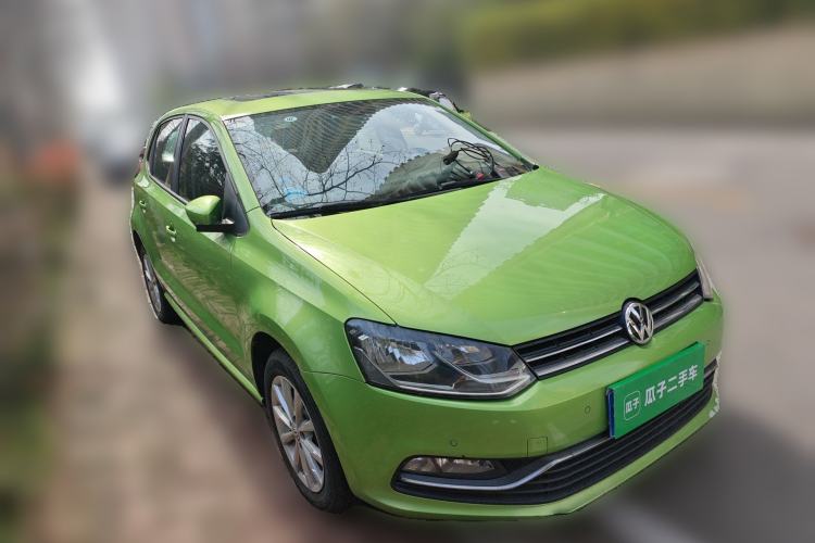 Used Volkswagen Polo 2014 1.6L Automatic Luxury Edition Front Right 45 Deg