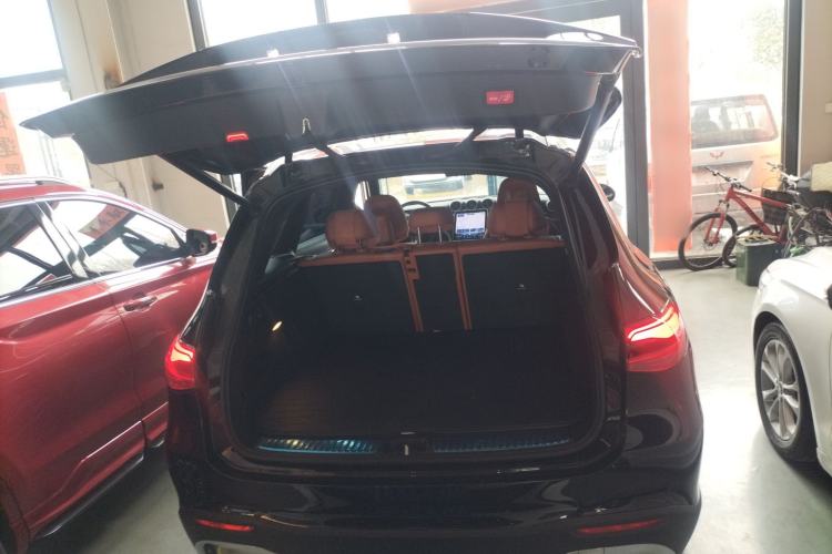 Used Mercedes-Benz GLC 2023 Facelift GLC 260 L 4MATIC Dynamic Version 5 Seats