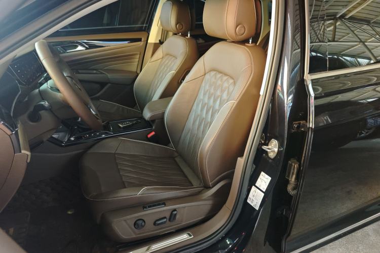 Used Volkswagen Passat 2020 Revised Version 330TSI Luxury Edition China VI Standard