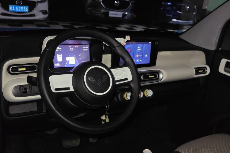 Used Wuling Hongguang MINIEV 2024 3rd Generation 215km Advanced Version
