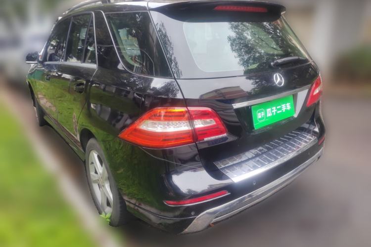 Used Mercedes-Benz M-Class 2014 ML 400 4MATIC Dynamic Model Rear Left 45 Deg