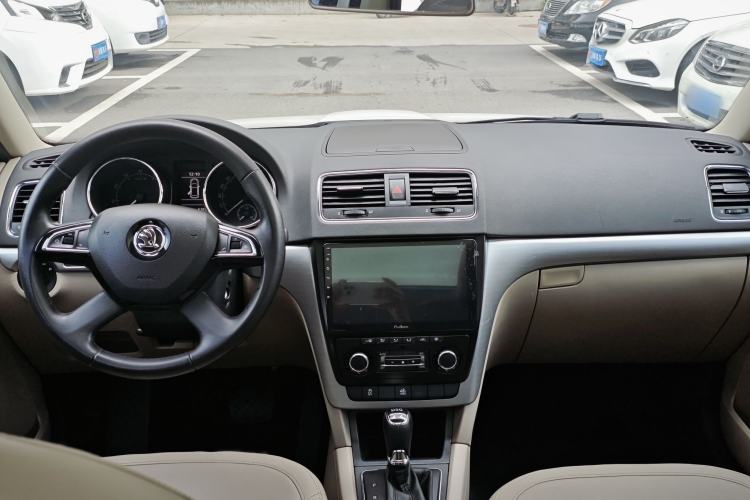 Used Skoda Yeti 2014 1.8TSI DSG Polar Edition Interior 1