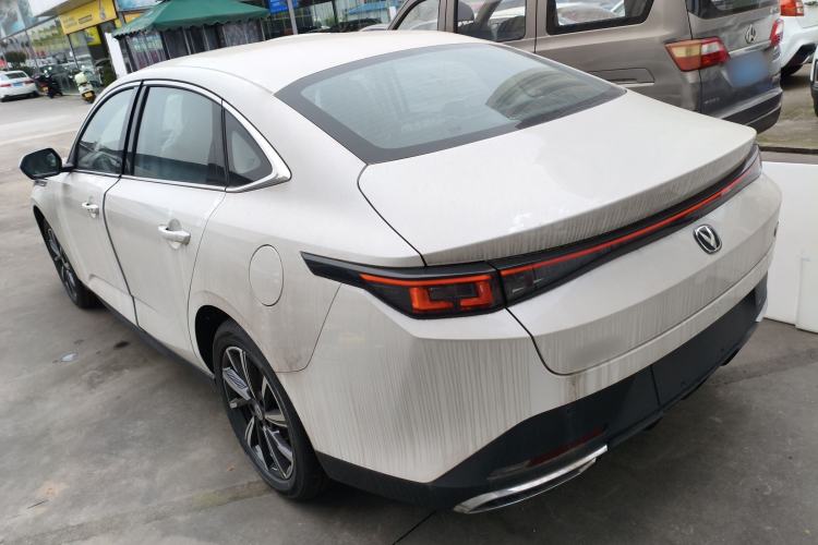 Used CHANGAN Eado 2025 Blue Whale 1.5T 500Bar Prestige Model
