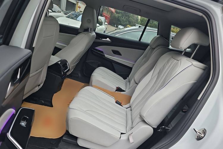 Used Volkswagen ID.6 X 2023 Upgraded Version Kinetic All-Wheel Drive Edition Left Rear Seat