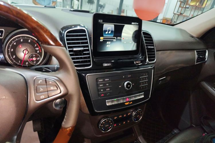 Used Mercedes-Benz GLE 2016 GLE 320 4MATIC Dynamic Edition Center Console