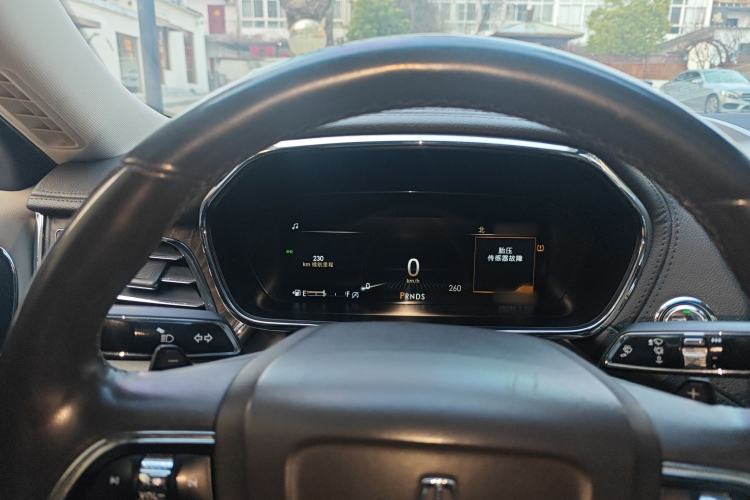 Used Lincoln Continental 2017 2.0T Two-Wheel Drive Deluxe Edition Instrument Cluster