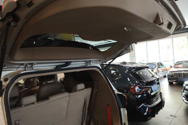 Used Buick GL8 2017 ES 28T Premium Version China V Standard Trunk