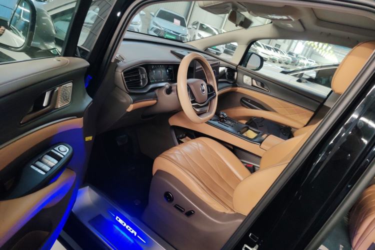 Used Denza D9 2022 DM-i 970 Four-Wheel Drive Prestige Model