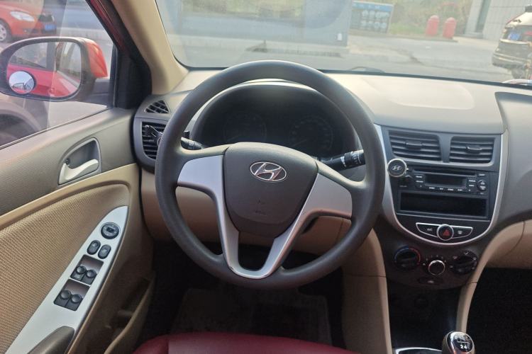 Used Hyundai Verna (older generation) 2010 Sedan 1.4L Manual Comfort GS Steering Wheel