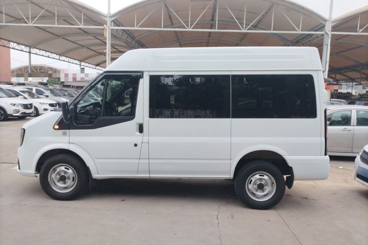 Used JMC Fushun 2025 2.0T 6MT Diesel Short-Wheelbase Mid-Roof Commercial Multi-Purpose Passenger Vehicle with 5/6 Seats
