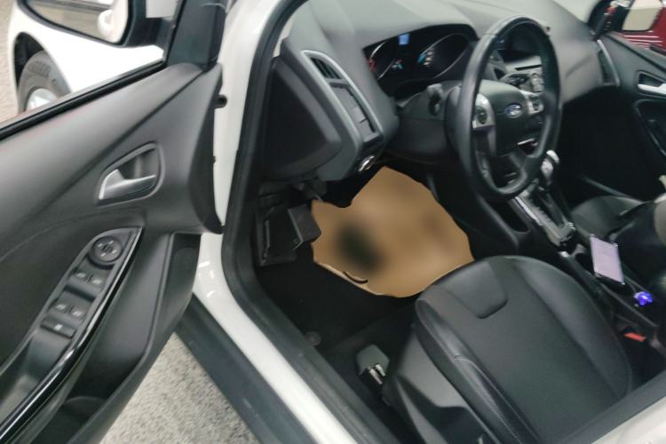 Used Ford Focus 2012 Hatchback 1.6L Automatic Fashion Edition