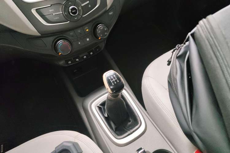 Used Chevrolet Sail 2015 Sail 3 1.5L Manual Happiness Edition