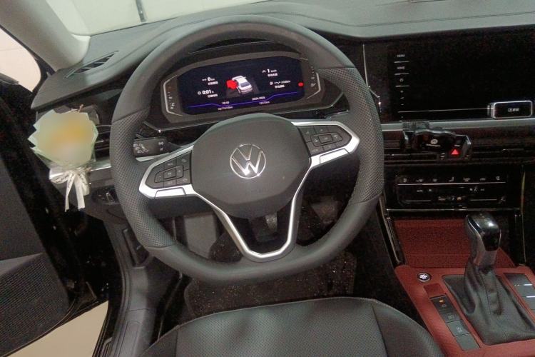 Used Volkswagen Passat 2025 Premium Version 380TSI Dragon Edition
