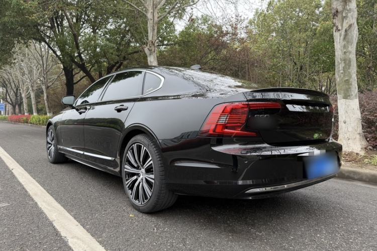 Used Volvo S90 2024 B5 Luxury Smart Edition Exterior 5