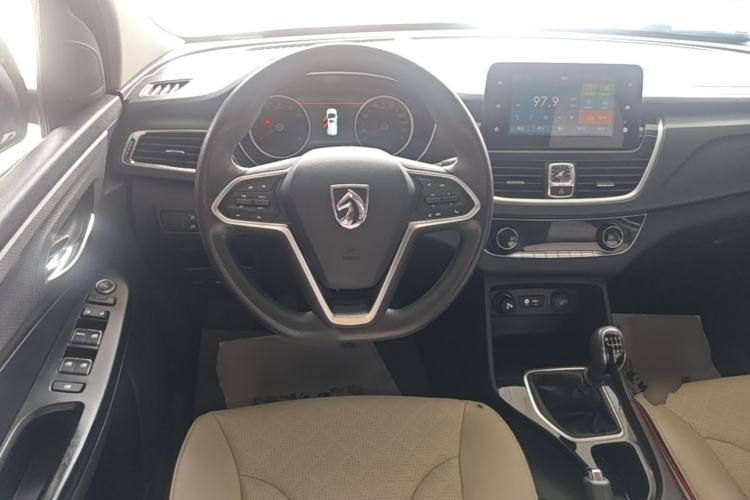 Used Baojun 730 2019 1.5T Manual Fashion Model 7 Seats China V