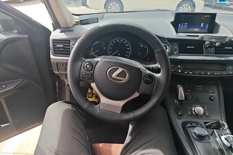 Used Lexus CT 2015 CT200h Chocolate Edition
