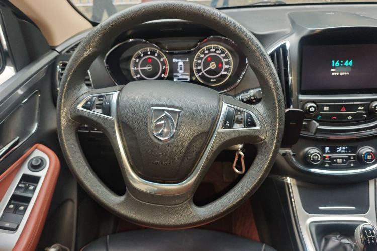 Used Baojun 560 2015 1.8L Manual Elite Edition