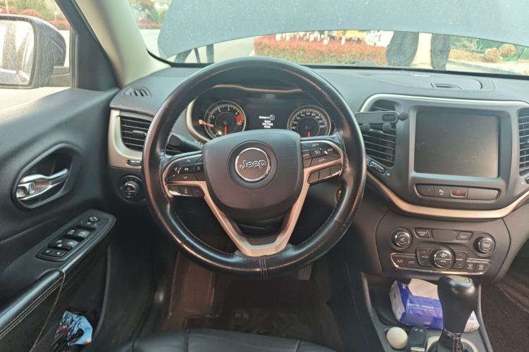 Used Jeep Cherokee 2016 2.4L Leading Smart Version Steering Wheel