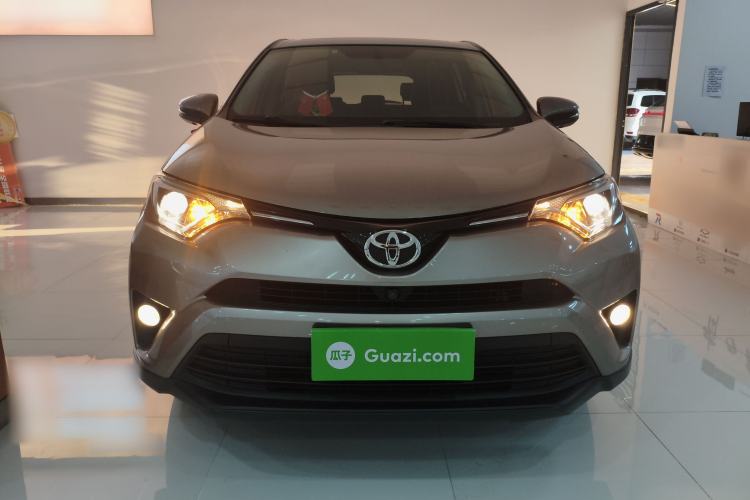 Used Toyota RAV4 2019 2.0L CVT Two-Wheel Drive Comfort Edition China VI Standard