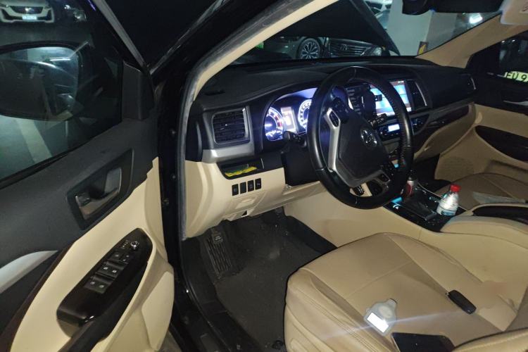 Used Toyota Highlander 2018 2.0T Four-Wheel Drive Luxury Version 7 Seats China VI Standard
