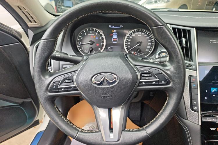 Used Infiniti Q50L 2018 2.0T Enjoyment Version China VI Standard Steering Wheel