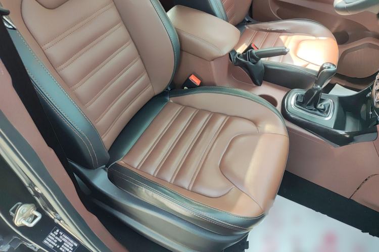 Used FORTHING SX6 2016 1.6L Manual Luxury Model
