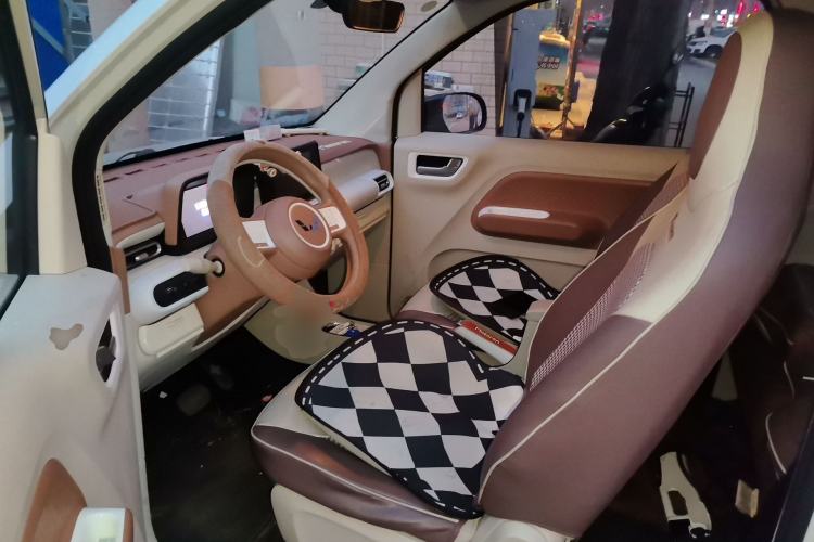 Used Wuling Hongguang MINIEV 2024 3rd Generation 170 km Left Front Seat