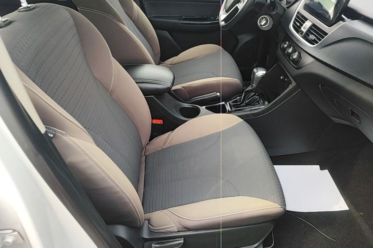 Used Baojun 730 2019 1.5T CVT Fashion Model 7 Seats China VI Emission Standard Right Front Seat