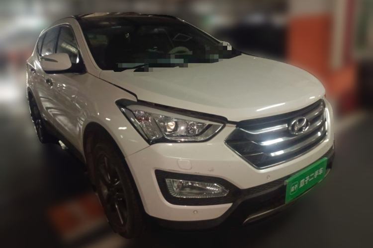 Used Hyundai Grand SantaFe 2013 3.0L 7-Seater 4x4 Flagship Edition Front Right 45 Deg