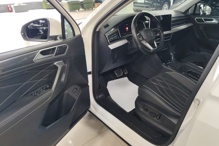 Used Volkswagen Tiguan L 2022 330TSI Automatic Two-Wheel Drive R-Line Enhanced Edition Driver Seat