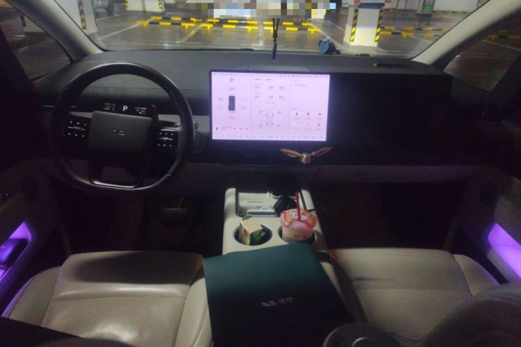 Used Li Auto MEGA 2024 Ultra Model
