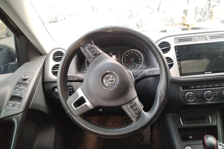 Used Volkswagen Tiguan 2016 300TSI Automatic All-Wheel Drive Luxury Edition Steering Wheel