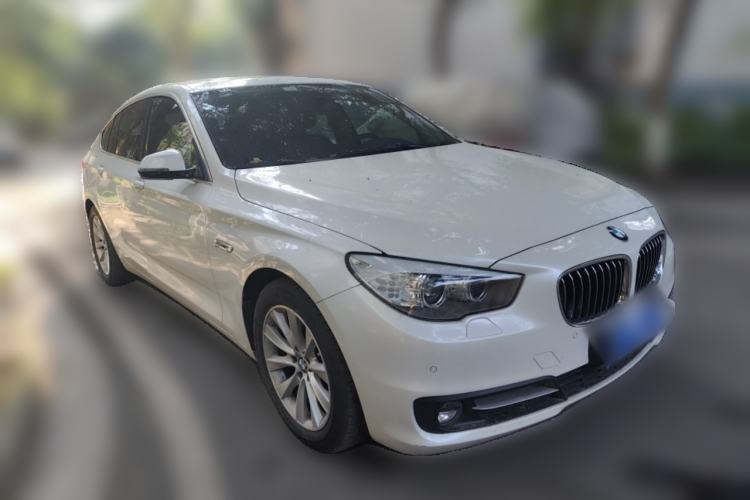 Used BMW 5 Series GT 2015 528i Leading Model Front Right 45 Deg
