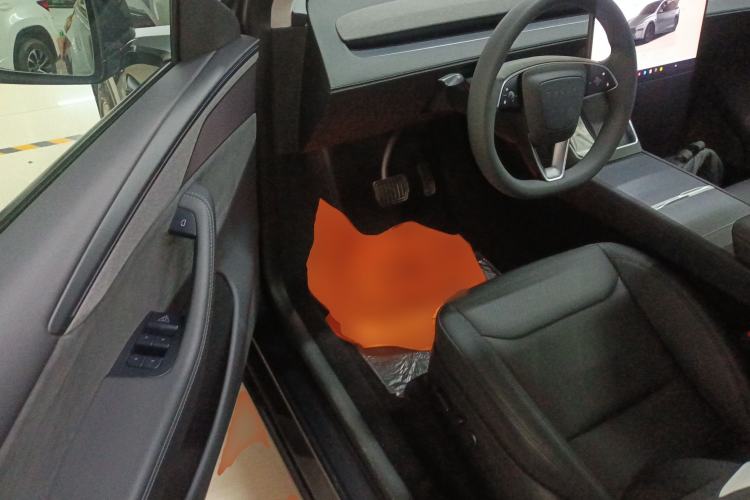 Used Tesla Model Y 2025 Long-Range All-Wheel-Drive Version
