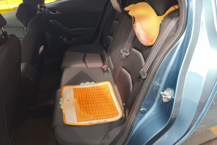 Used Mazda 3 Axela 2016 Hatchback 1.5L Automatic Luxury Model
