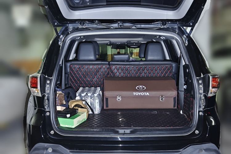 Used Toyota Highlander 2015 2.0T Four-Wheel Drive Luxury Edition 7-Seater Trunk