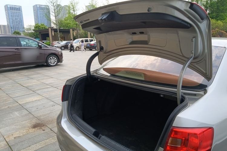 Used Volkswagen Sagitar 2014 Revised Version 1.6L Automatic Comfort Edition Trunk