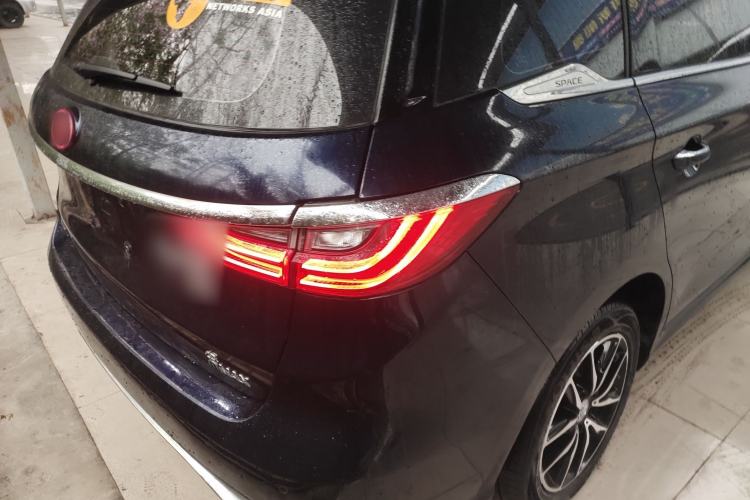 Used BYD Song MAX 2017 1.5T Automatic Smart Connect Elite 7-Seater
