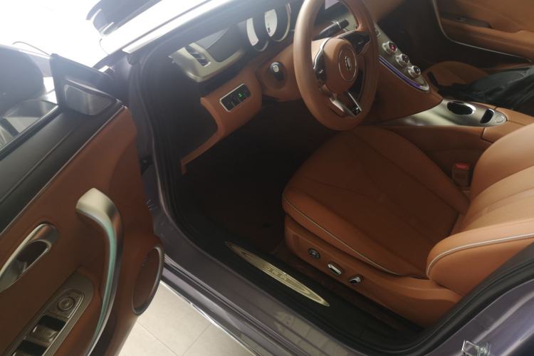 Used ORA Lightning Cat 2022 555 km Luxury Edition Driver Seat