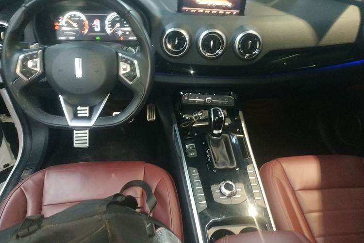 Used Wey VV7 2017 2.0T Flagship Model Center Console