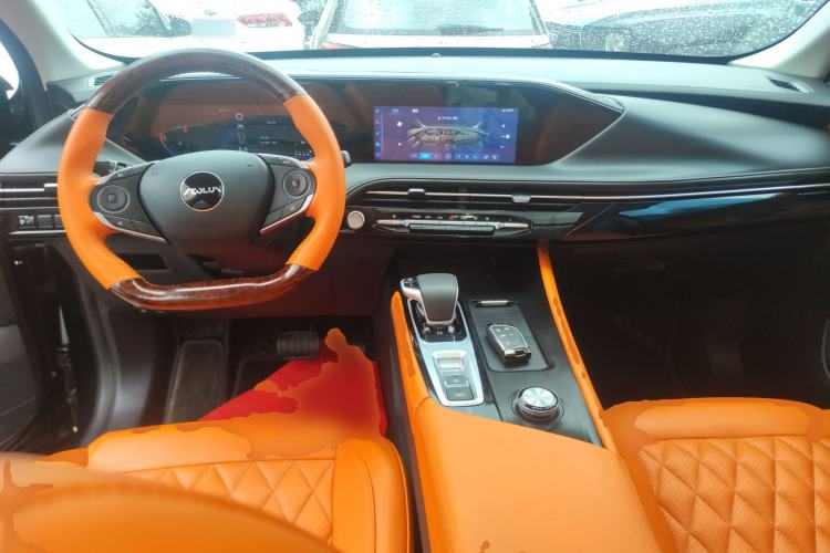 Used Dongfeng Aeolus Huge 2024 Mach Power 1.5T Luxury Model Center Console