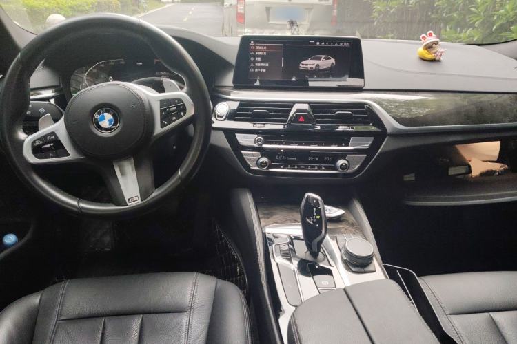 Used BMW 5 Series 2020 530Li Leading Model M Sport Package Center Console