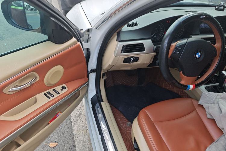 Used BMW 3 Series 2011 320i Luxury Edition Driver Seat